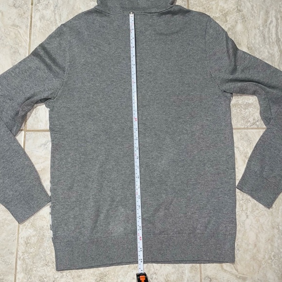 Hooded Sweater - Picture 9 of 10